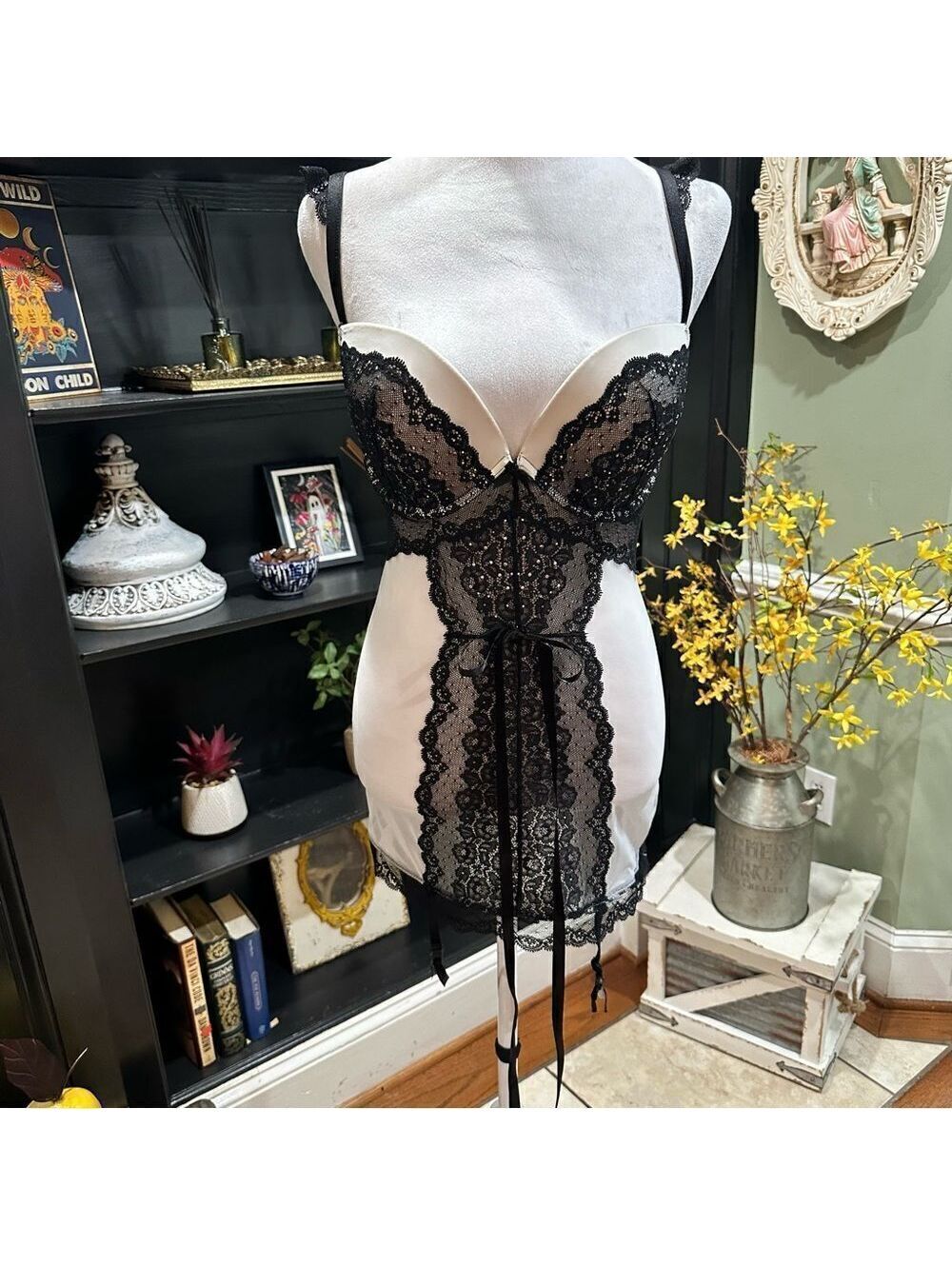Victoria's Secret White and Black Lace Lingerie Size 36D